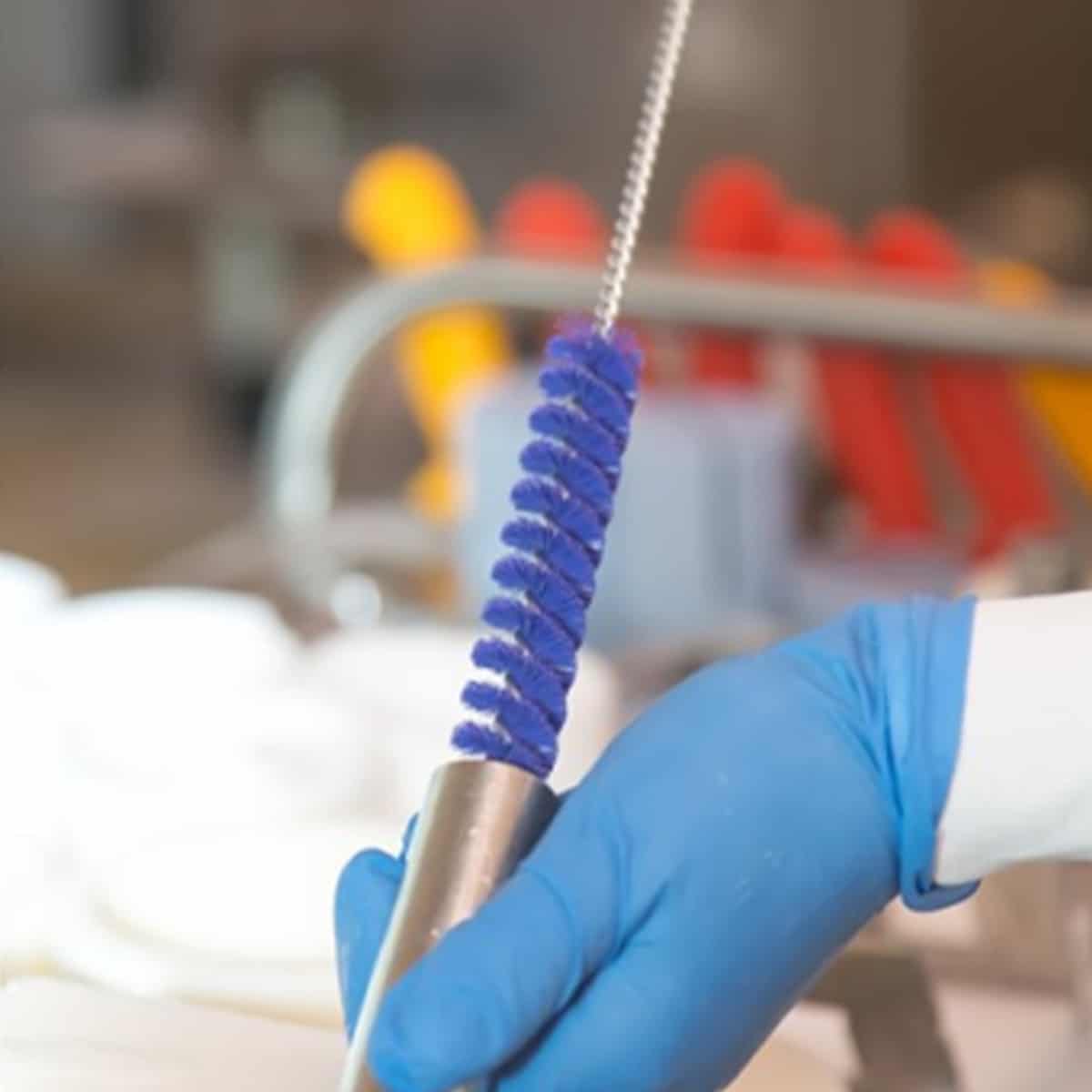 tube & valve brush, 0.8" medium white tube & valve brush, 0.8" medium white